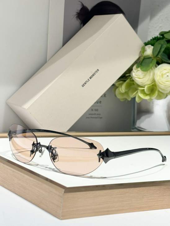 Picture of Gentle Monster Sunglasses _SKUfw66211523fw